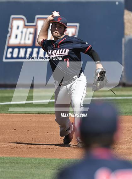 Thumbnail 3 in Maranatha vs. La Salle (CIF-SS D3 Final) photogallery.