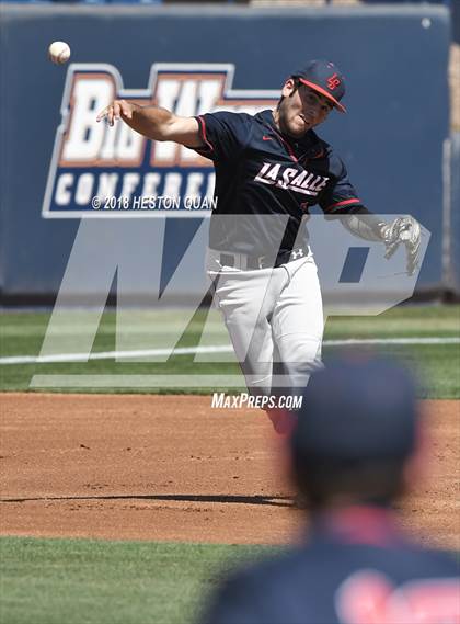 Thumbnail 1 in Maranatha vs. La Salle (CIF-SS D3 Final) photogallery.
