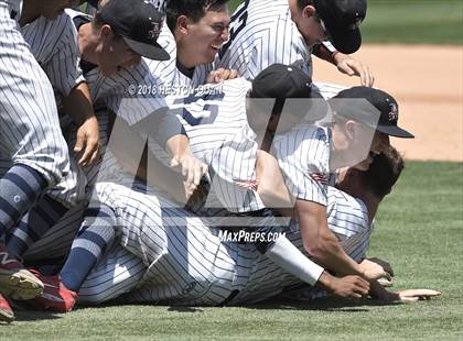 Thumbnail 2 in Maranatha vs. La Salle (CIF-SS D3 Final) photogallery.