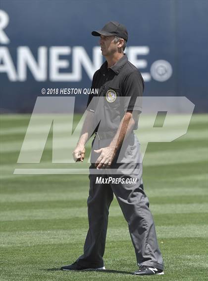 Thumbnail 2 in Maranatha vs. La Salle (CIF-SS D3 Final) photogallery.