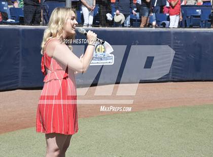 Thumbnail 3 in Maranatha vs. La Salle (CIF-SS D3 Final) photogallery.