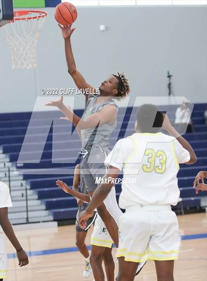Thumbnail 2 in Catholic High vs Epic South (Lowcountry Roundball Classic) photogallery.