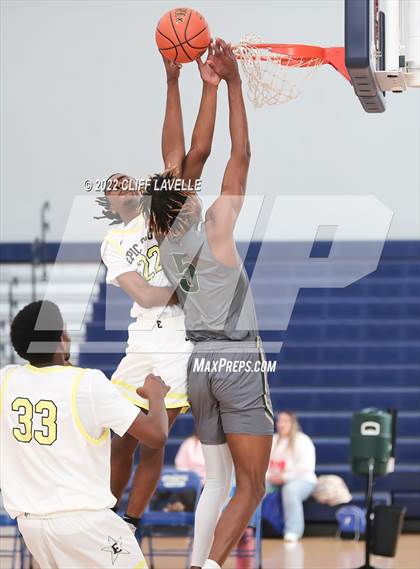 Thumbnail 3 in Catholic High vs Epic South (Lowcountry Roundball Classic) photogallery.