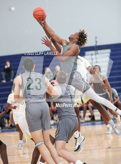 Thumbnail 2 in Catholic High vs Epic South (Lowcountry Roundball Classic) photogallery.
