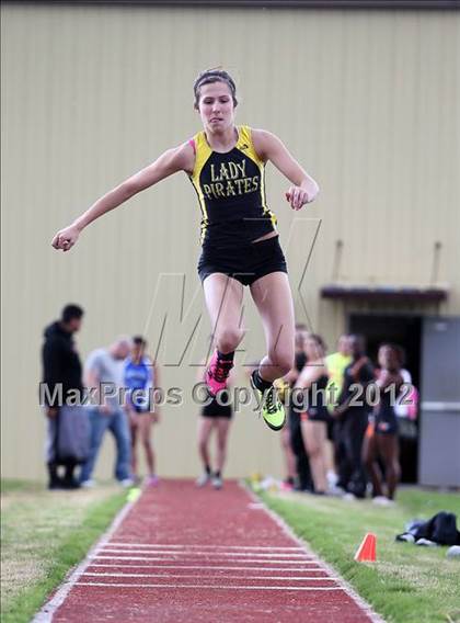 Thumbnail 1 in Kyle King Coca-Cola Relays (Crandall) photogallery.