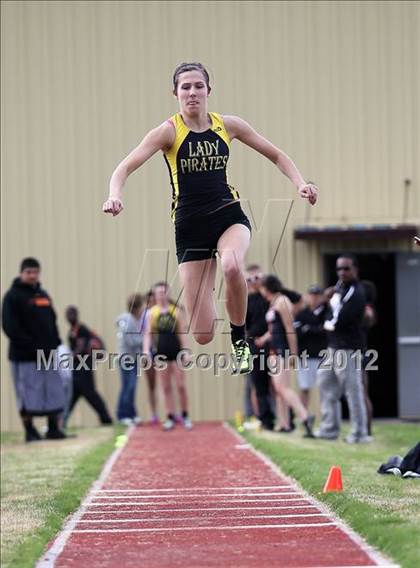 Thumbnail 1 in Kyle King Coca-Cola Relays (Crandall) photogallery.