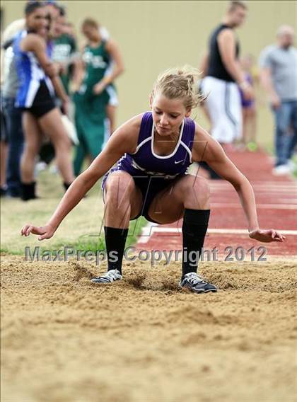 Thumbnail 3 in Kyle King Coca-Cola Relays (Crandall) photogallery.