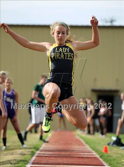 Thumbnail 1 in Kyle King Coca-Cola Relays (Crandall) photogallery.