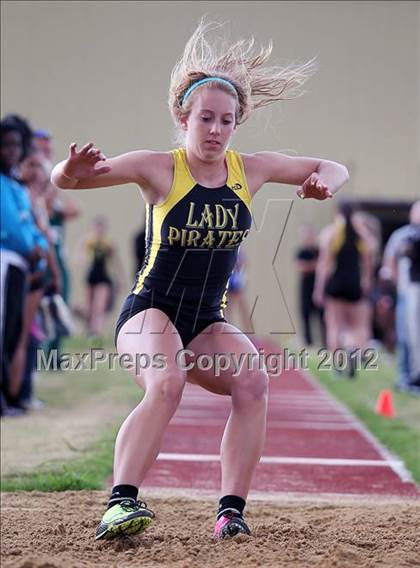 Thumbnail 2 in Kyle King Coca-Cola Relays (Crandall) photogallery.