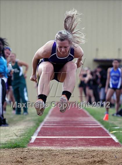 Thumbnail 1 in Kyle King Coca-Cola Relays (Crandall) photogallery.