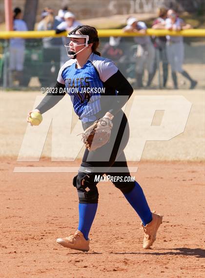 Thumbnail 3 in Spring Valley vs Moapa Valley (Sherm Bennett Memorial Tournament) photogallery.