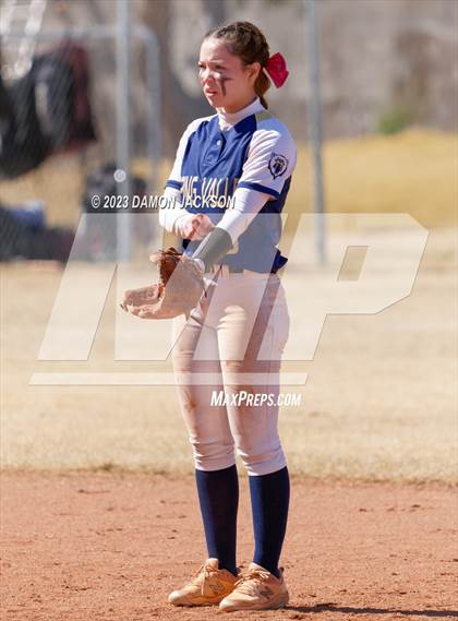 Thumbnail 1 in Spring Valley vs Moapa Valley (Sherm Bennett Memorial Tournament) photogallery.
