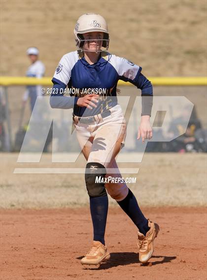 Thumbnail 1 in Spring Valley vs Moapa Valley (Sherm Bennett Memorial Tournament) photogallery.