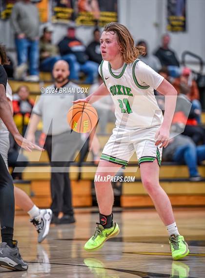 Thumbnail 2 in Hoxie vs Newport (3A-2 District Tournament) photogallery.