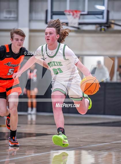 Thumbnail 2 in Hoxie vs Newport (3A-2 District Tournament) photogallery.