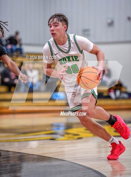 Thumbnail 2 in Hoxie vs Newport (3A-2 District Tournament) photogallery.