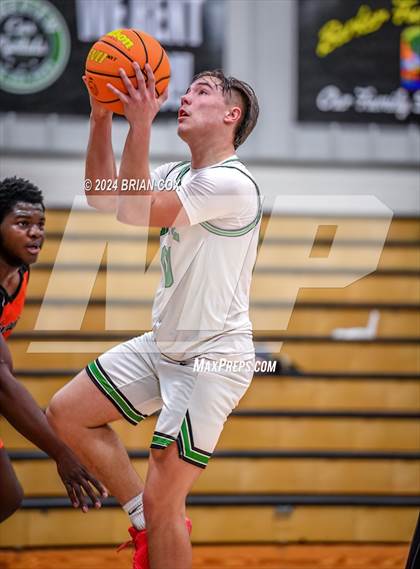 Thumbnail 3 in Hoxie vs Newport (3A-2 District Tournament) photogallery.