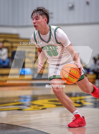 Thumbnail 1 in Hoxie vs Newport (3A-2 District Tournament) photogallery.