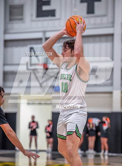 Thumbnail 1 in Hoxie vs Newport (3A-2 District Tournament) photogallery.