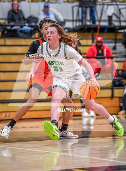 Thumbnail 2 in Hoxie vs Newport (3A-2 District Tournament) photogallery.