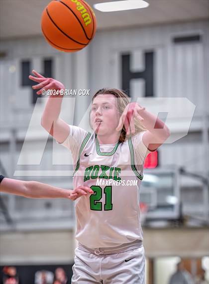 Thumbnail 3 in Hoxie vs Newport (3A-2 District Tournament) photogallery.