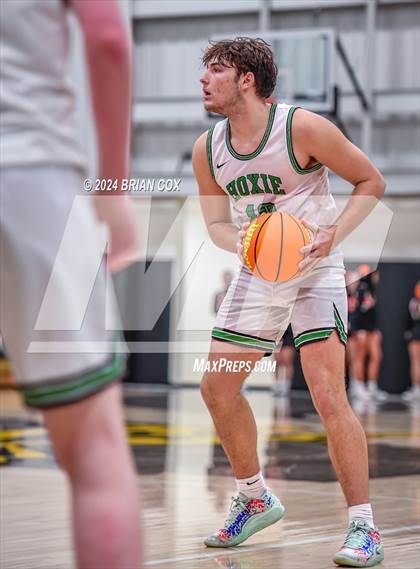 Thumbnail 2 in Hoxie vs Newport (3A-2 District Tournament) photogallery.