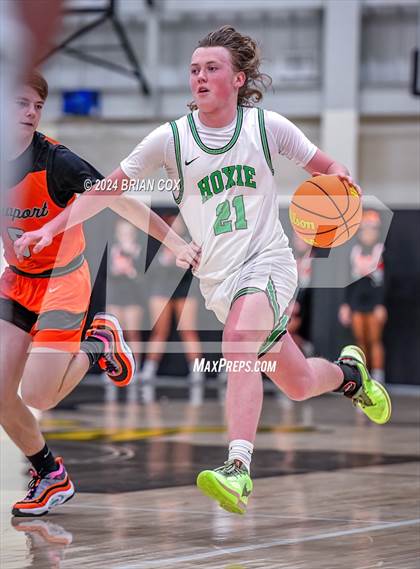 Thumbnail 1 in Hoxie vs Newport (3A-2 District Tournament) photogallery.