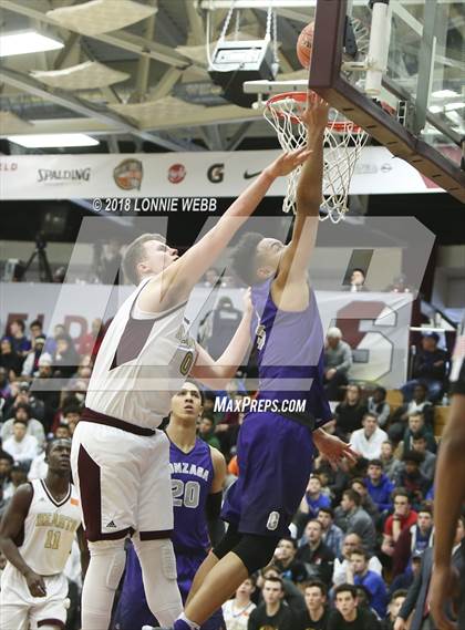 Thumbnail 2 in Gonzaga vs. Sacred Heart (Spalding Hoophall Classic) photogallery.