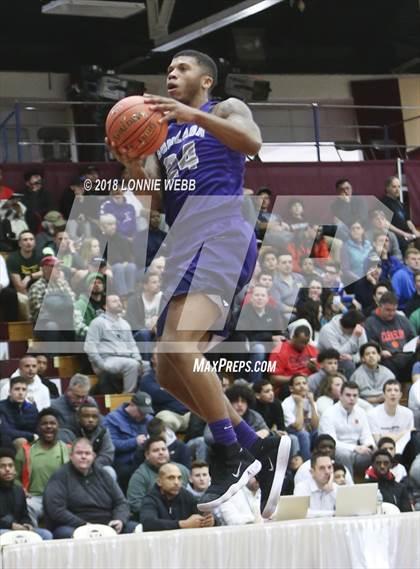 Thumbnail 2 in Gonzaga vs. Sacred Heart (Spalding Hoophall Classic) photogallery.