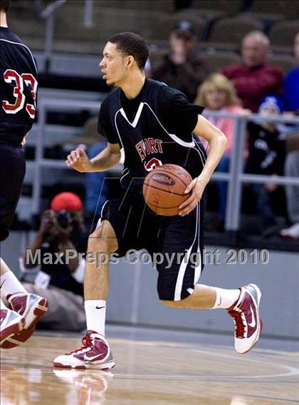 Thumbnail 1 in Newport @ Ryle (Ninth Region Quarterfinals) photogallery.