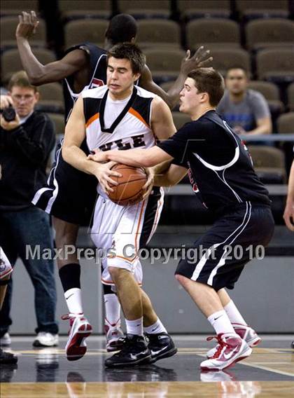 Thumbnail 2 in Newport @ Ryle (Ninth Region Quarterfinals) photogallery.