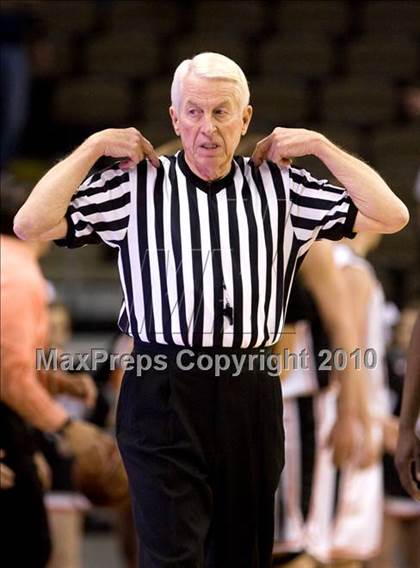 Thumbnail 1 in Newport @ Ryle (Ninth Region Quarterfinals) photogallery.