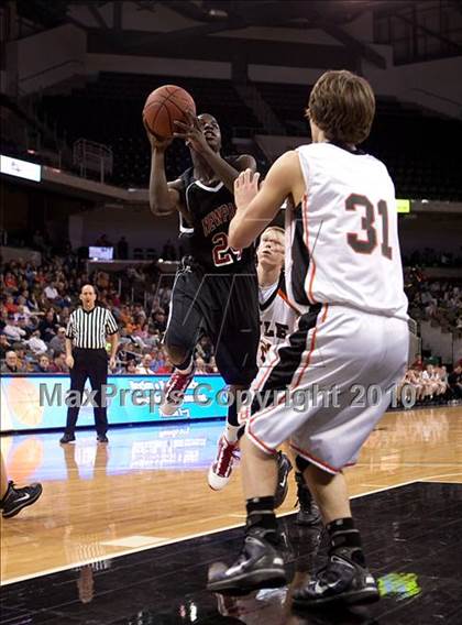 Thumbnail 2 in Newport @ Ryle (Ninth Region Quarterfinals) photogallery.