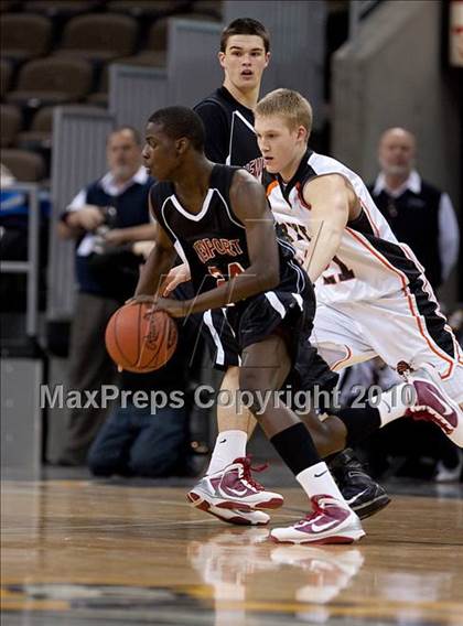 Thumbnail 2 in Newport @ Ryle (Ninth Region Quarterfinals) photogallery.
