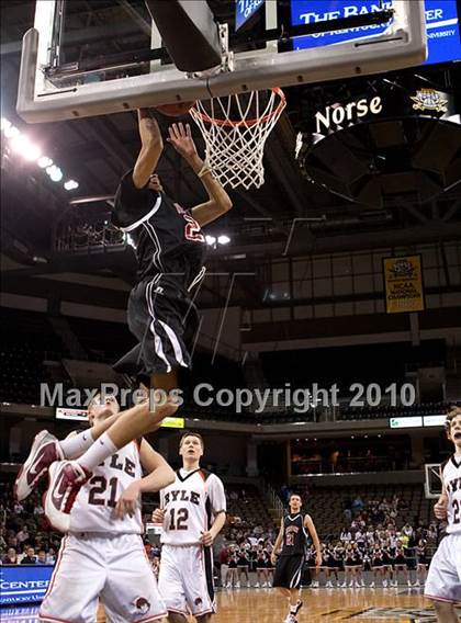 Thumbnail 1 in Newport @ Ryle (Ninth Region Quarterfinals) photogallery.