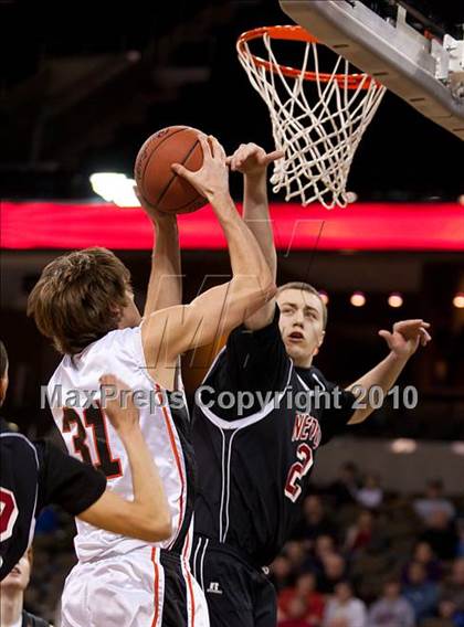 Thumbnail 3 in Newport @ Ryle (Ninth Region Quarterfinals) photogallery.