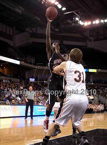 Thumbnail 1 in Newport @ Ryle (Ninth Region Quarterfinals) photogallery.