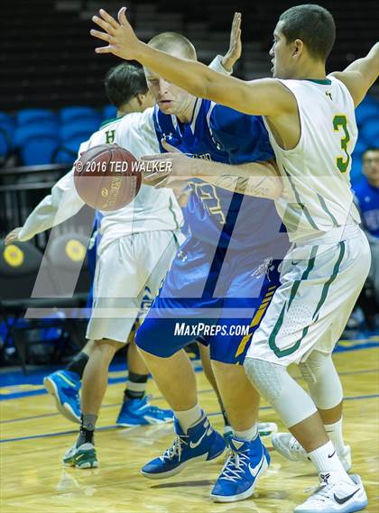 Thumbnail 1 in Gilroy vs. Harbor (S.C. Warriors NorCal Tournament) photogallery.