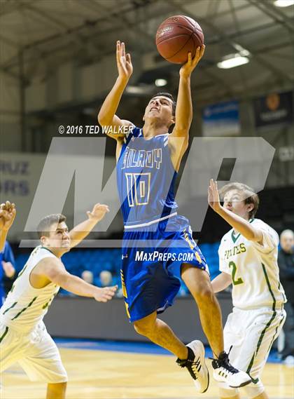 Thumbnail 3 in Gilroy vs. Harbor (S.C. Warriors NorCal Tournament) photogallery.