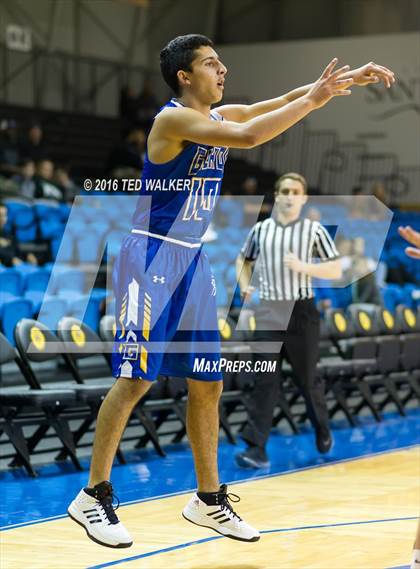 Thumbnail 2 in Gilroy vs. Harbor (S.C. Warriors NorCal Tournament) photogallery.