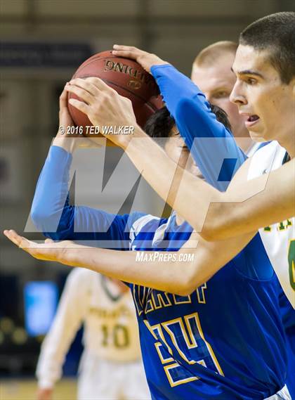 Thumbnail 2 in Gilroy vs. Harbor (S.C. Warriors NorCal Tournament) photogallery.