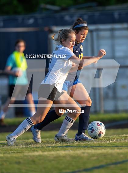 Thumbnail 3 in Gray's Creek @ Cape Fear photogallery.