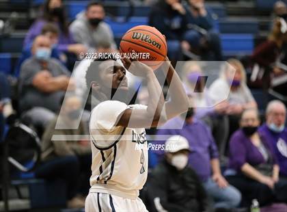 Thumbnail 2 in Belleville East vs Collinsville (Chick-fil-A Classic) photogallery.