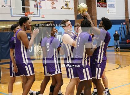 Thumbnail 1 in Belleville East vs Collinsville (Chick-fil-A Classic) photogallery.