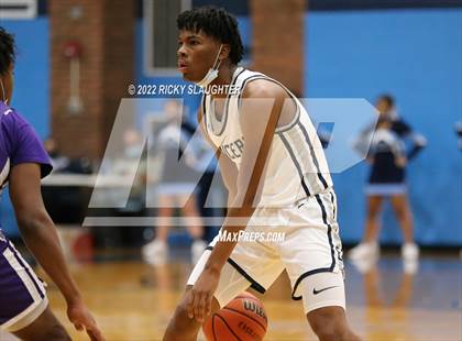 Thumbnail 1 in Belleville East vs Collinsville (Chick-fil-A Classic) photogallery.