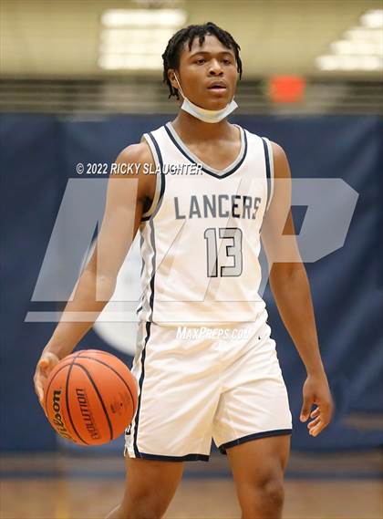 Thumbnail 2 in Belleville East vs Collinsville (Chick-fil-A Classic) photogallery.