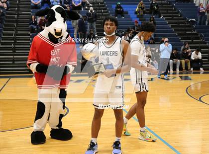 Thumbnail 3 in Belleville East vs Collinsville (Chick-fil-A Classic) photogallery.