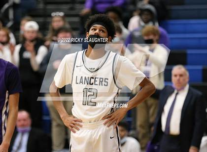 Thumbnail 3 in Belleville East vs Collinsville (Chick-fil-A Classic) photogallery.