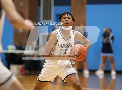Thumbnail 2 in Belleville East vs Collinsville (Chick-fil-A Classic) photogallery.
