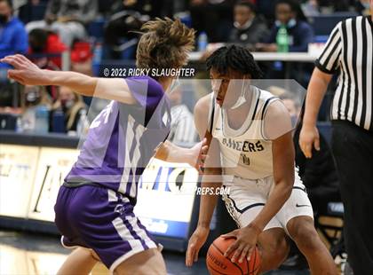 Thumbnail 1 in Belleville East vs Collinsville (Chick-fil-A Classic) photogallery.